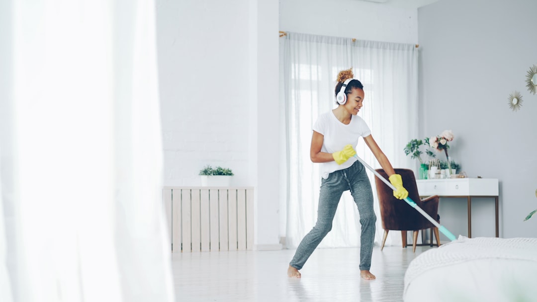 10-Minute Home Reset: Daily Cleaning Routine for Moms