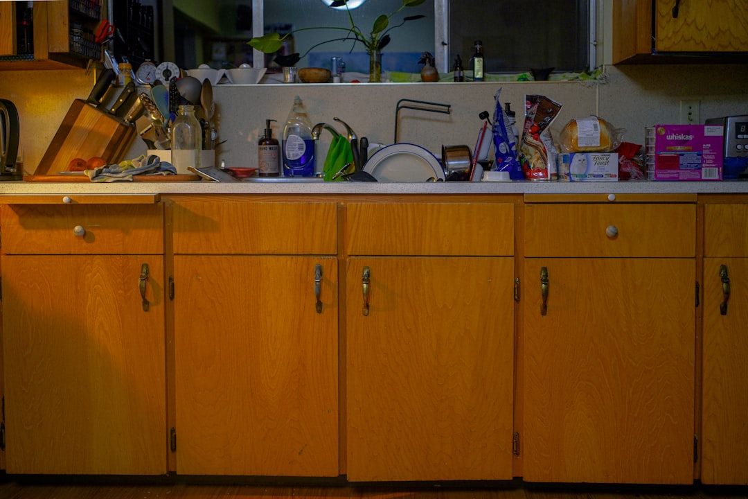 10-Minute Kitchen Reset: A Daily Cleaning Routine for Busy Moms