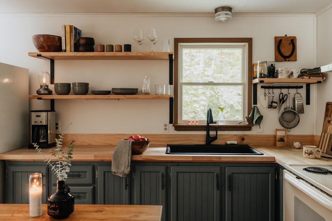 15-Minute Morning Routine for a Tidy Kitchen