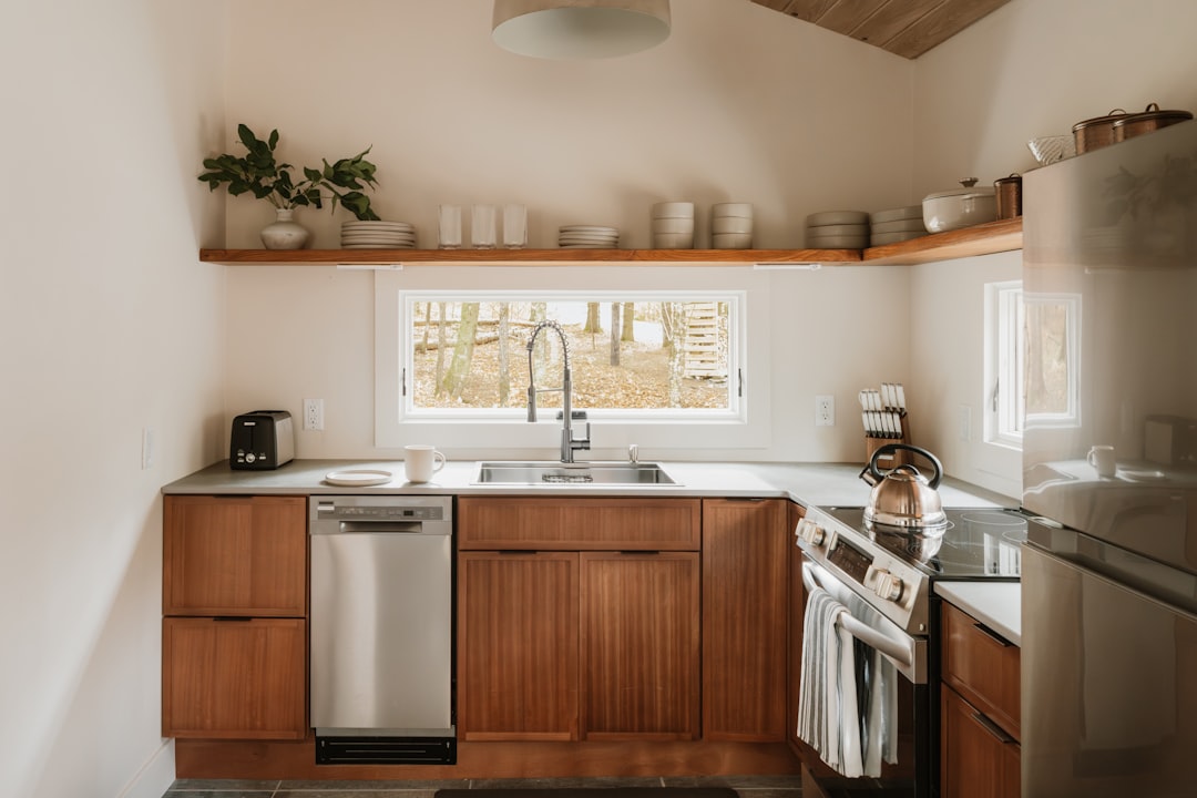 5-Minute Home Resets for Working Moms: Cozy & Clean