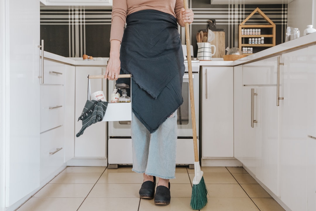 5-Minute Kitchen Zones: Quick Organization for Busy Moms