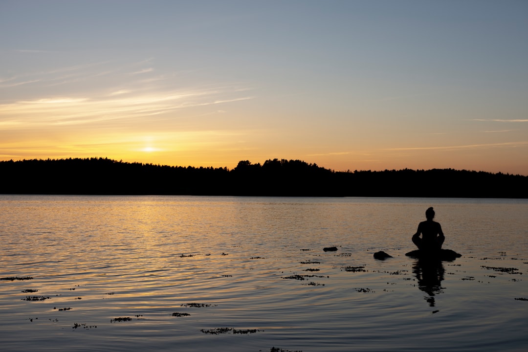 5-Minute Mindfulness Routine for Overwhelmed Working Moms