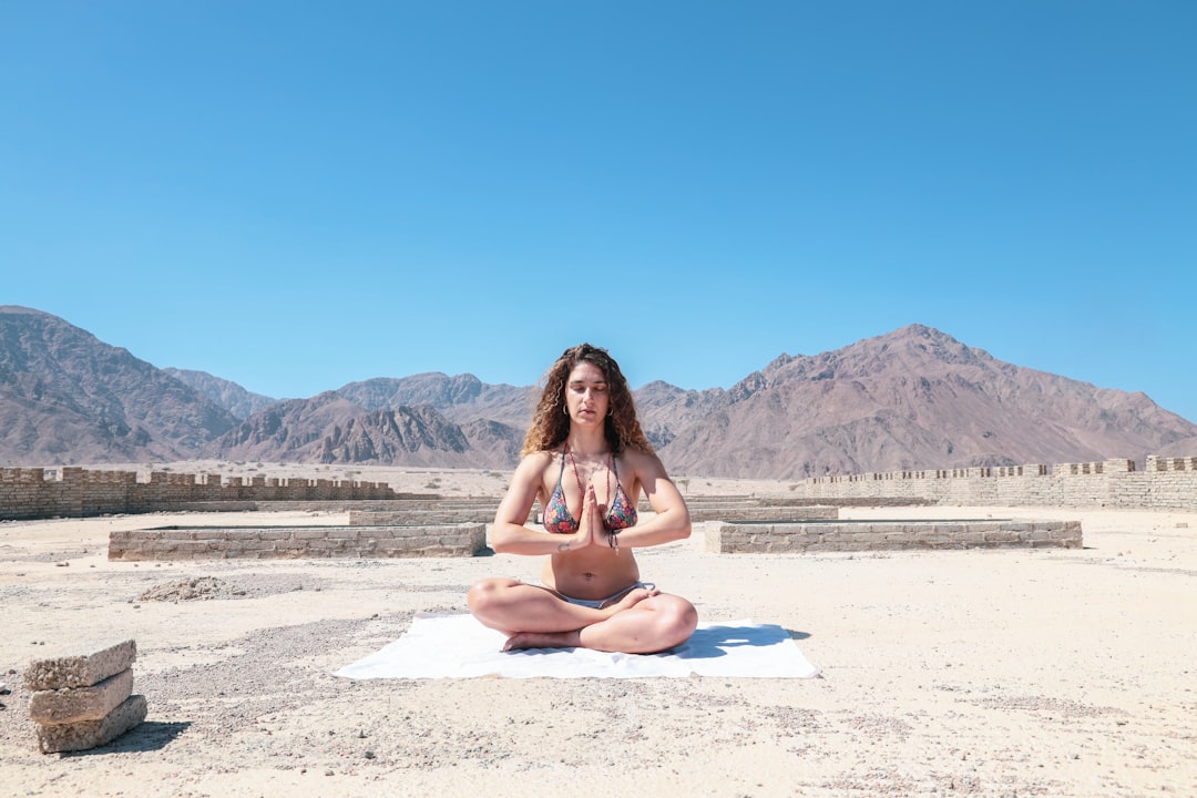 5-Minute Mindfulness: Self-Care for the Overwhelmed Mom