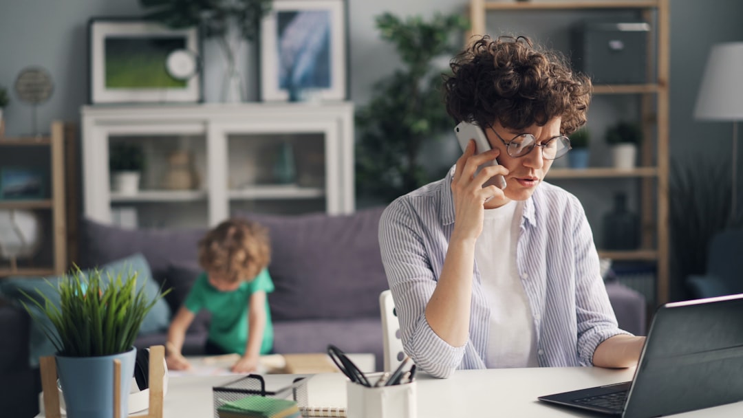 Beating Working Mom Guilt: 7 Real Ways to Make Family Time Count