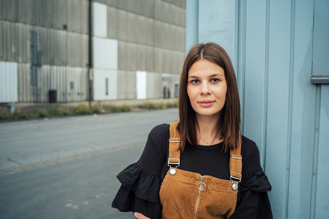 5 Business Casual Outfits for Working Moms in 2026