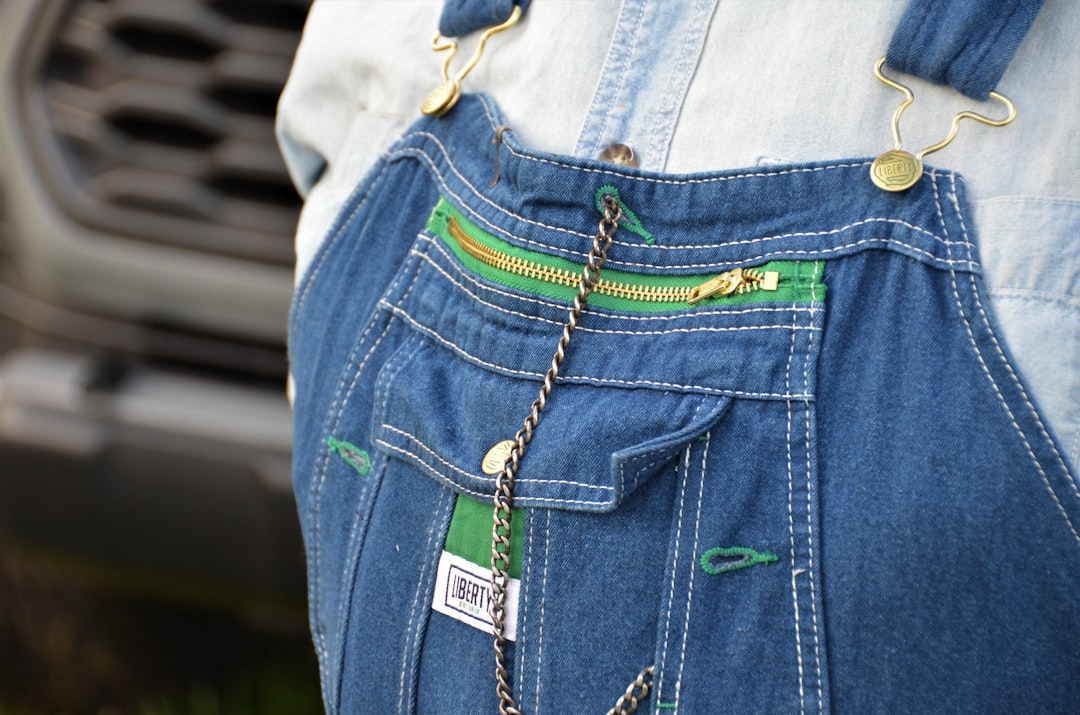 5 Capsule Wardrobe Essentials Every Working Mom Needs