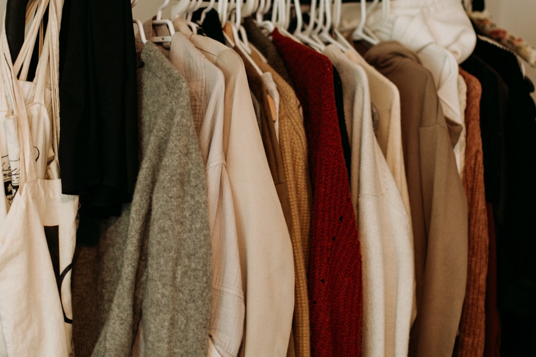 Capsule Wardrobe for Working Moms: 10 Pieces, Endless Outfits