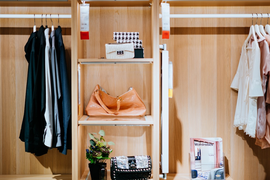 Capsule Wardrobe for Working Moms: 10 Pieces for Fall