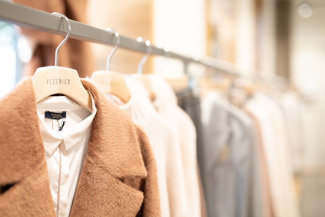 Capsule Wardrobe for Working Moms: 10 Pieces for Spring