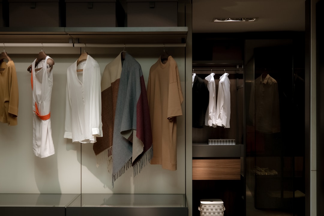 Capsule Wardrobe for Working Moms: 10 Pieces for Summer