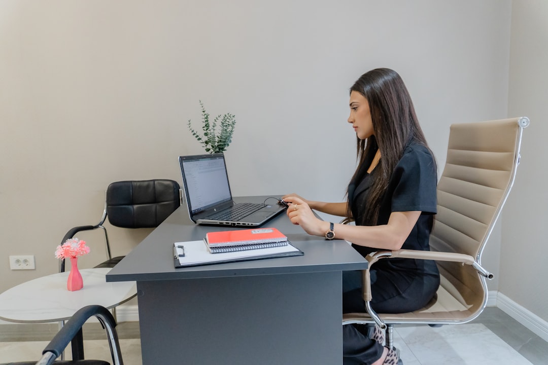 Smart Strategies for Working Moms to Climb the Corporate Ladder