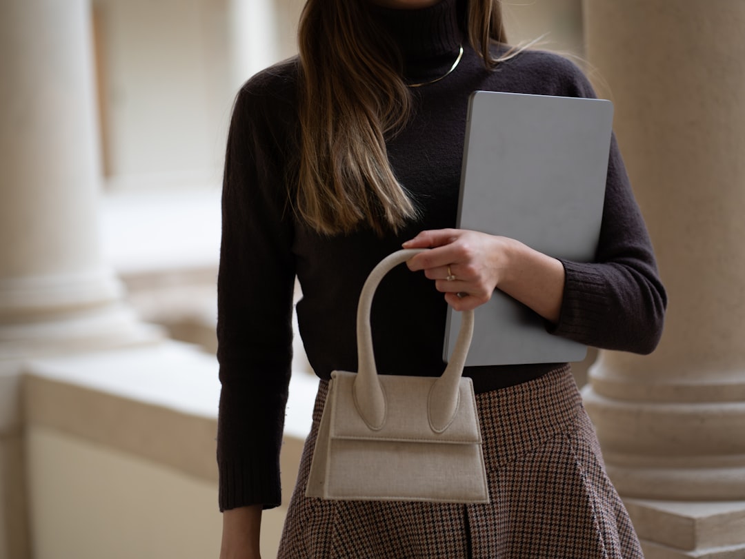 5 Essential Workwear Pieces Every Working Mom Needs