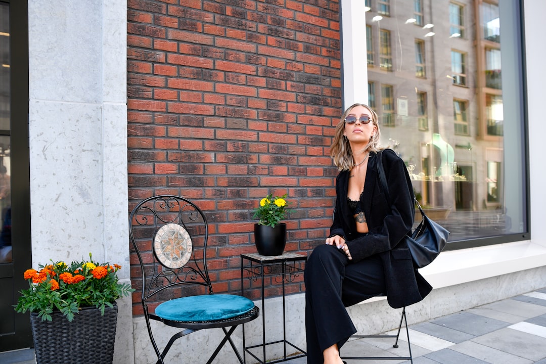 How to Build a Work Capsule Wardrobe (2025 Guide)