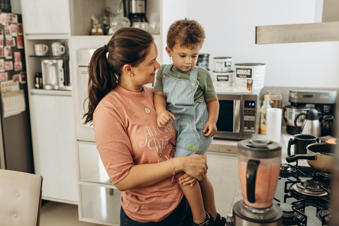 How Working Moms Can Survive School-Age Schedules in 2026