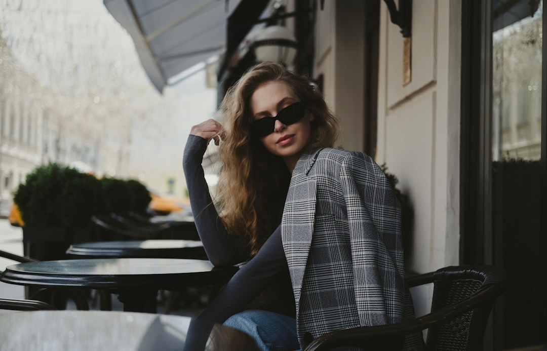 Build a Minimalist Work Wardrobe: Essentials for Moms