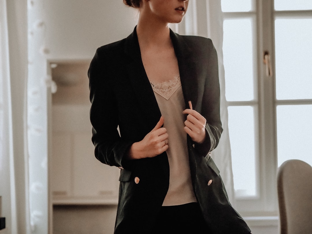 5 Must-Have Workwear Pieces for the Busy Working Mom