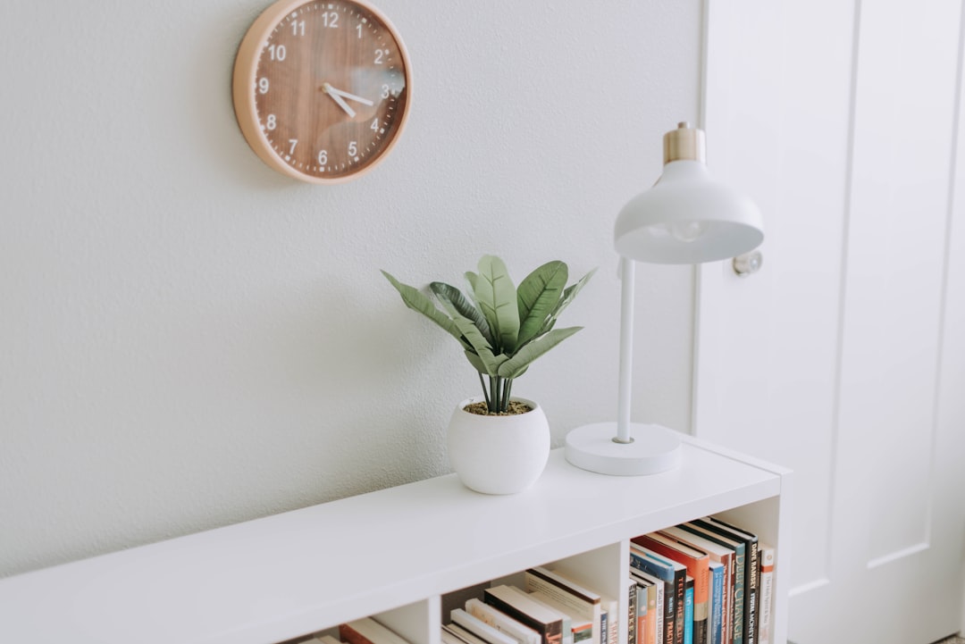 5 Quick Decluttering Tips for a Calm Home After Work