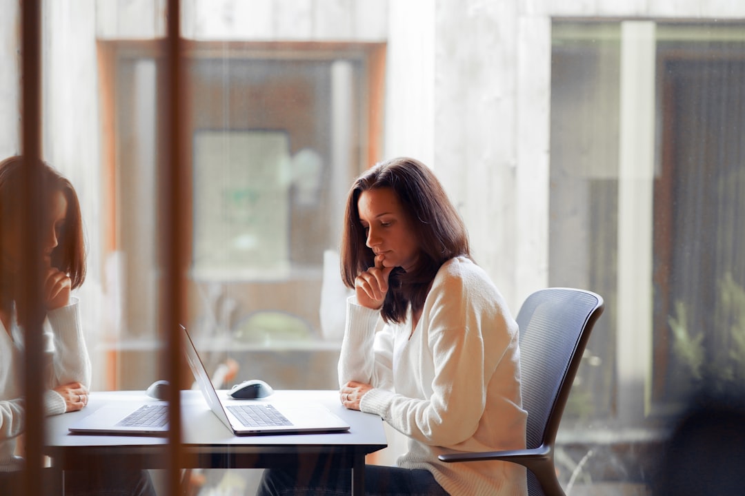 Side Hustles for Working Moms in 2026: Realistic Ideas That Fit Your Life