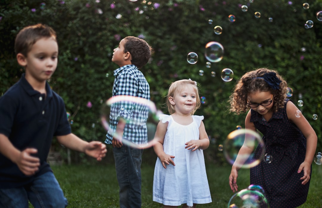 5 Simple Family Activities to Connect After a Busy Work Week