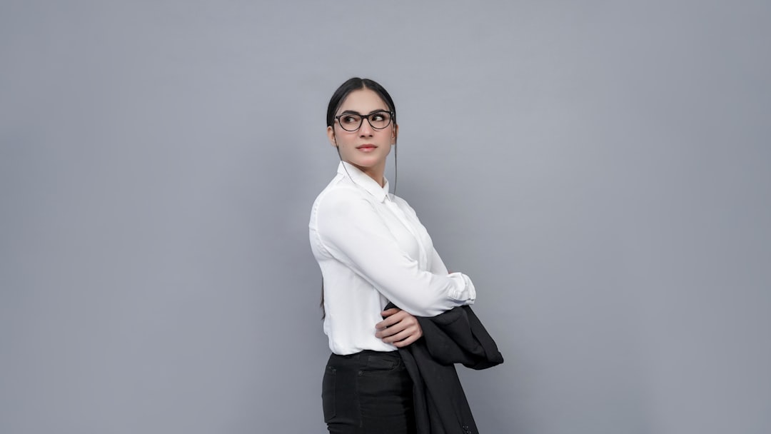 Spring Capsule Wardrobe Essentials for Busy Working Moms