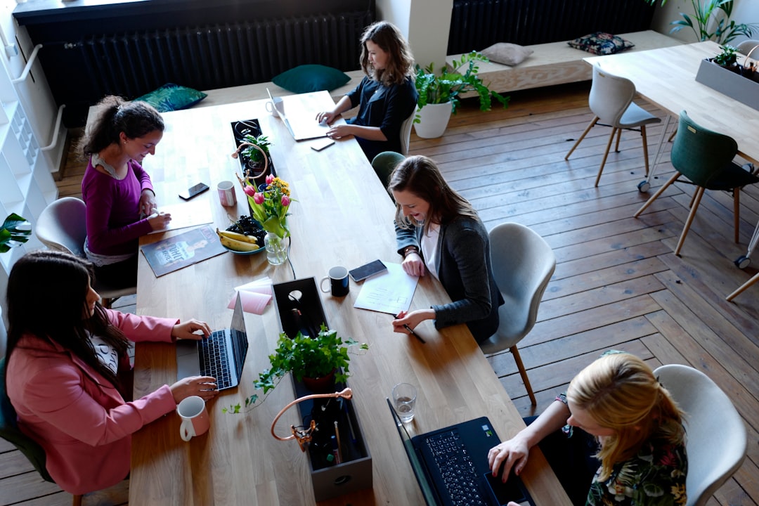 How Workplace Wellness Programs Support Working Moms in 2026